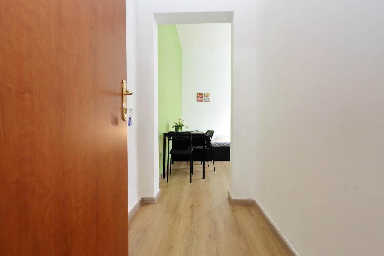 Lucky Home Rooms Рим Екстериор снимка